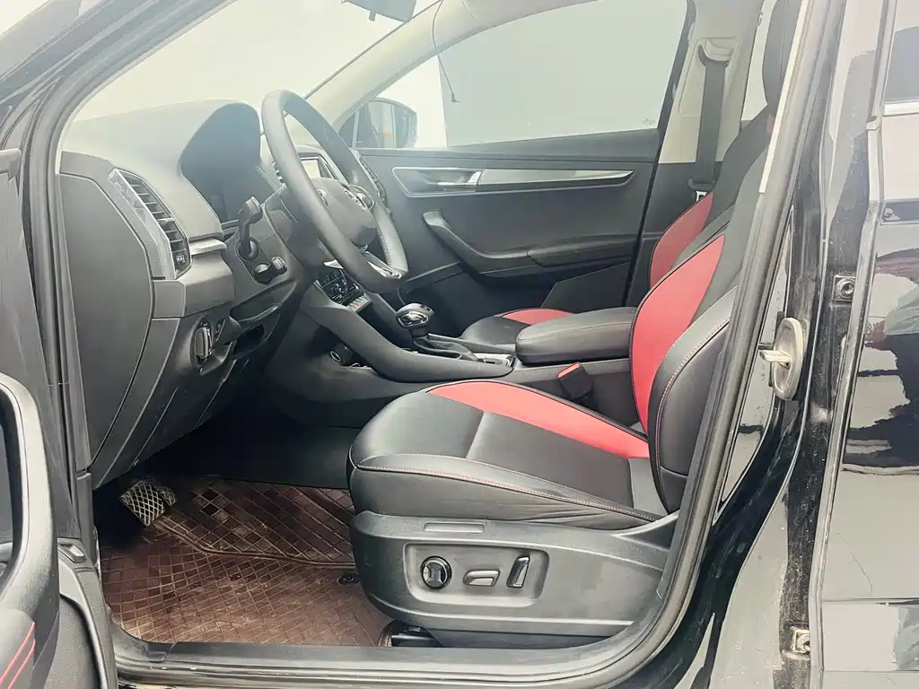 Skoda Karoq 2023 — фото 9