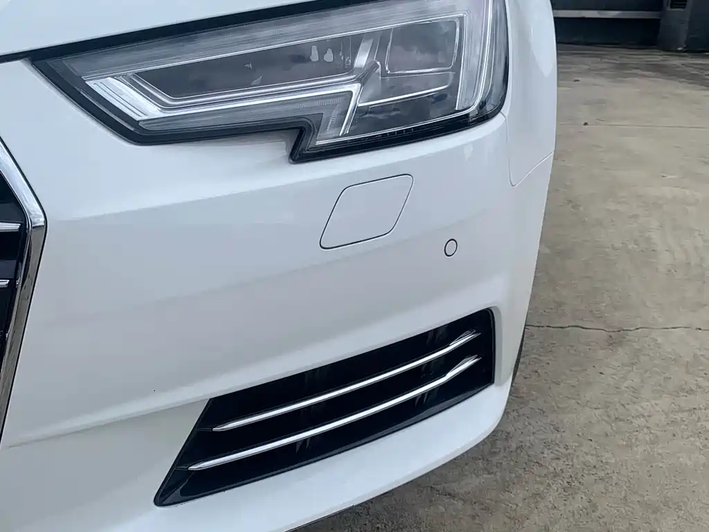 Audi A4L 2018