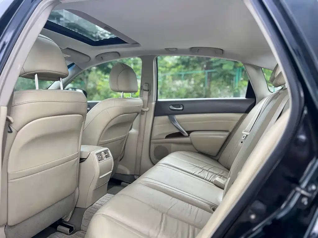 Nissan Teana 2010