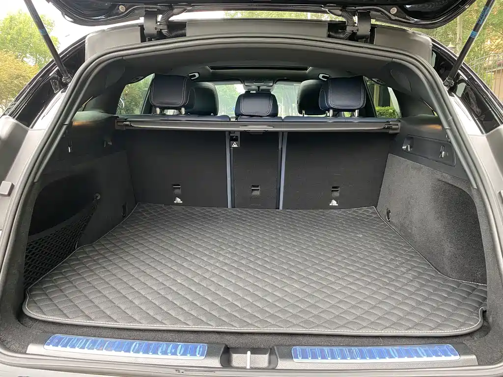 Mercedes-Benz EQC 2022 — фото 14