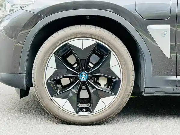 BMW iX3 2021