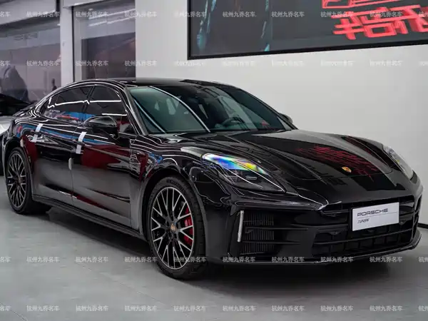 Porsche Panamera 2025