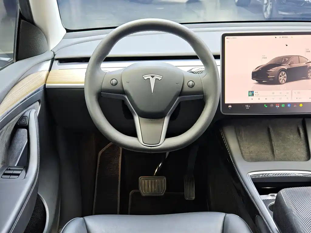 Tesla Model Y 2022 — фото 11
