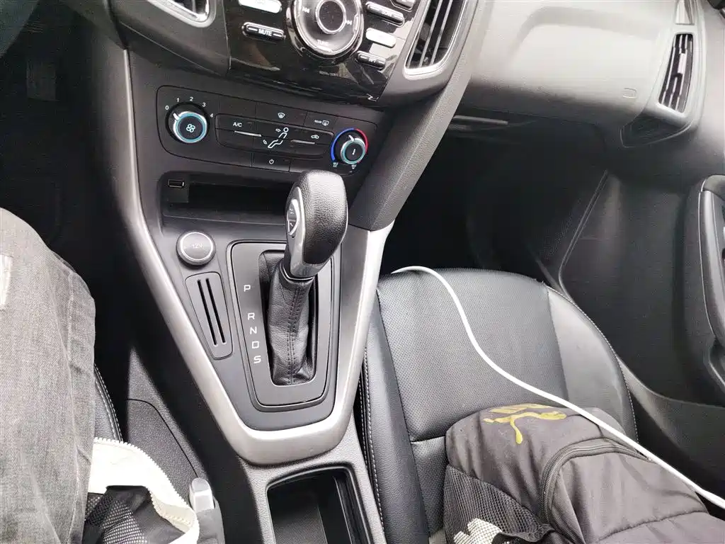 Ford Focus 2017 — фото 14