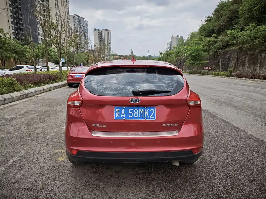 Ford Focus 2016 — фото 11
