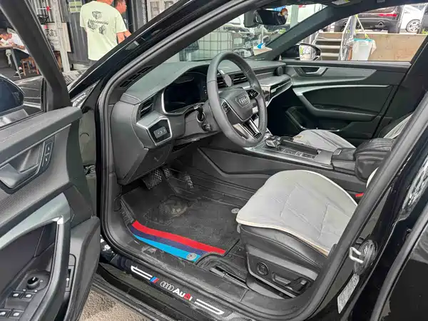 Audi A6L 2021