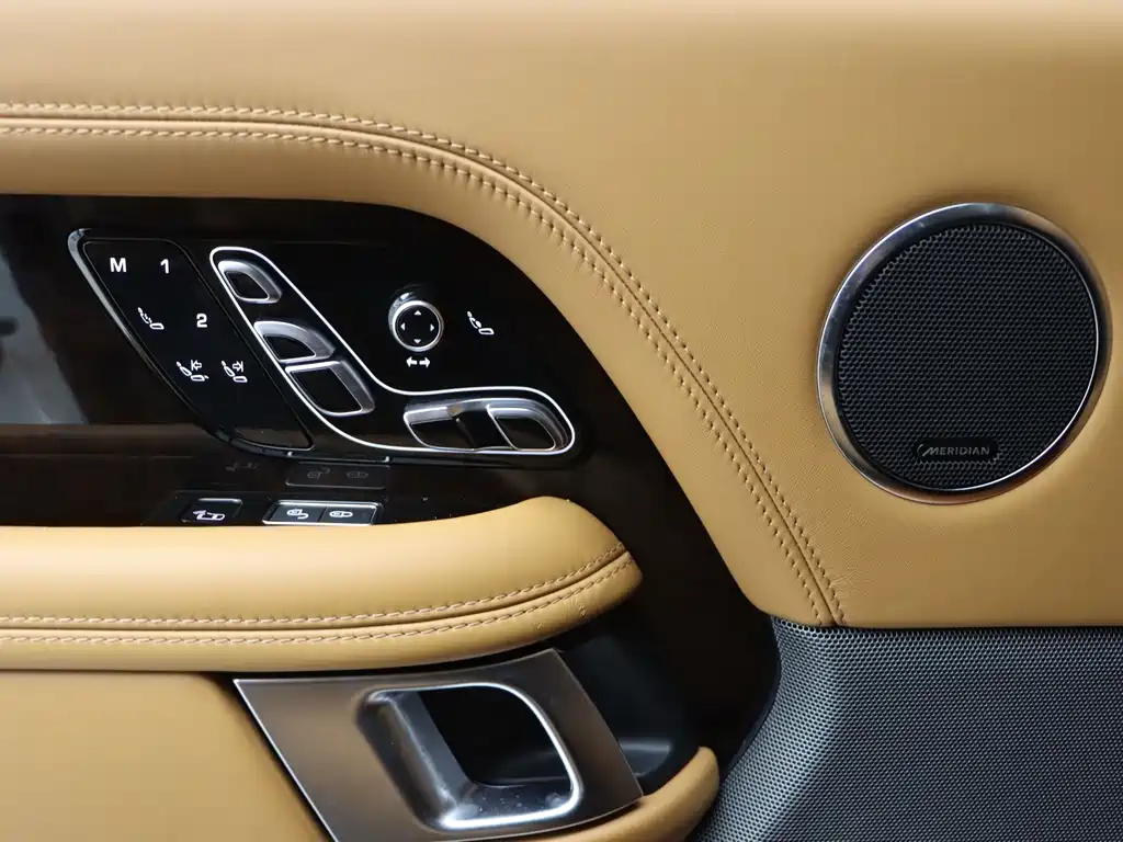 Land Rover Range Rover 2022 — фото 19