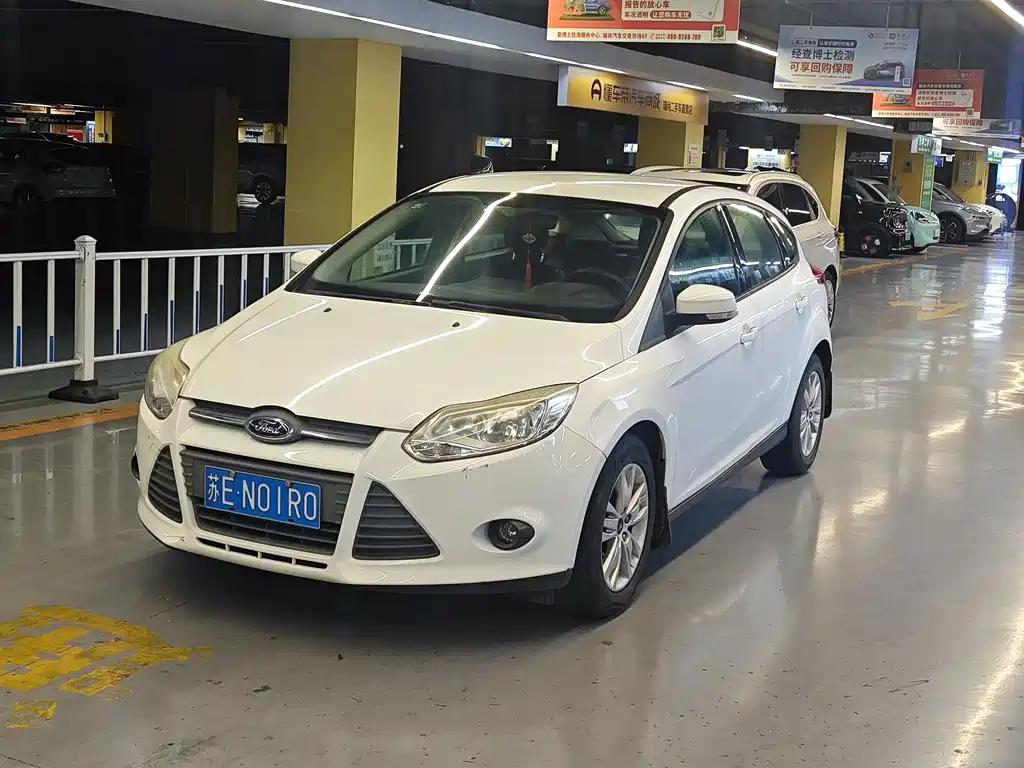 Ford Focus 2014 — фото 1