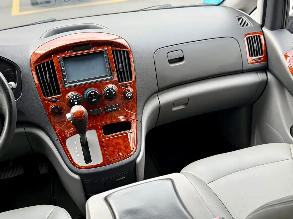 Hyundai H-1 2013 — фото 14