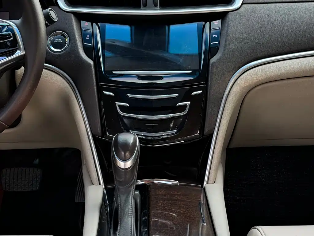Cadillac XTS 2013 — фото 12