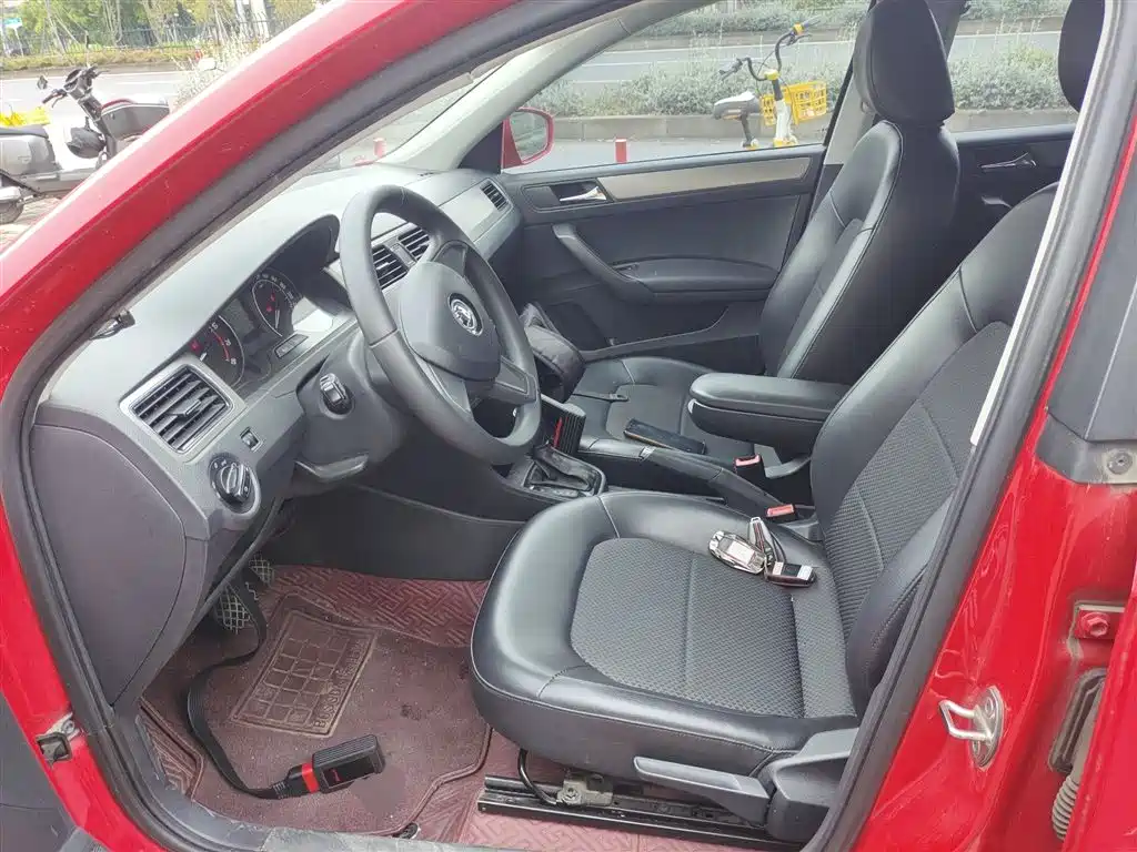 Skoda Rapid Spaceback 2015 — фото 11