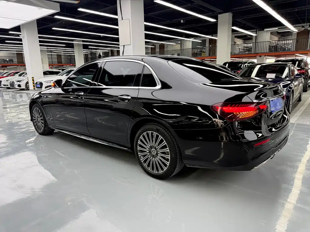 Mercedes-Benz E-Class 2022 — фото 15