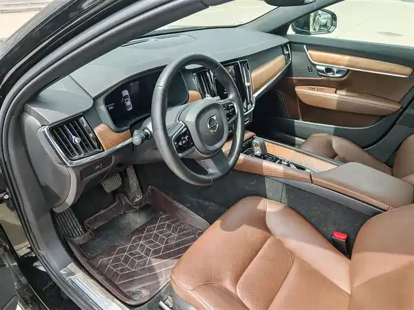 Volvo S90 2024