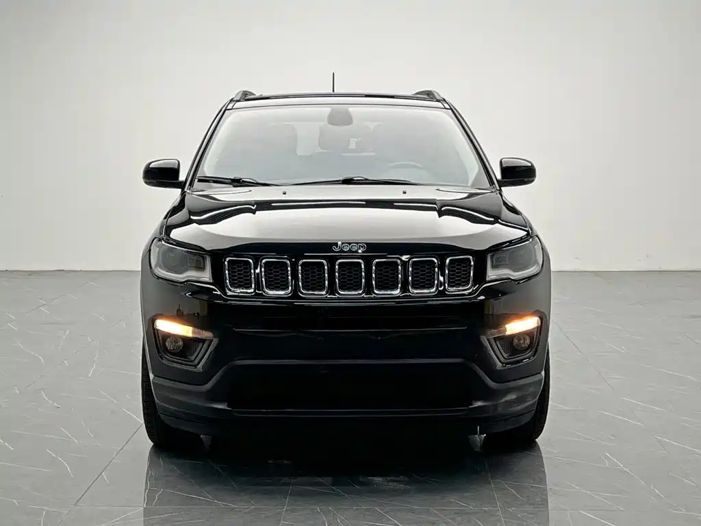 Jeep Compass 2017 — фото 2