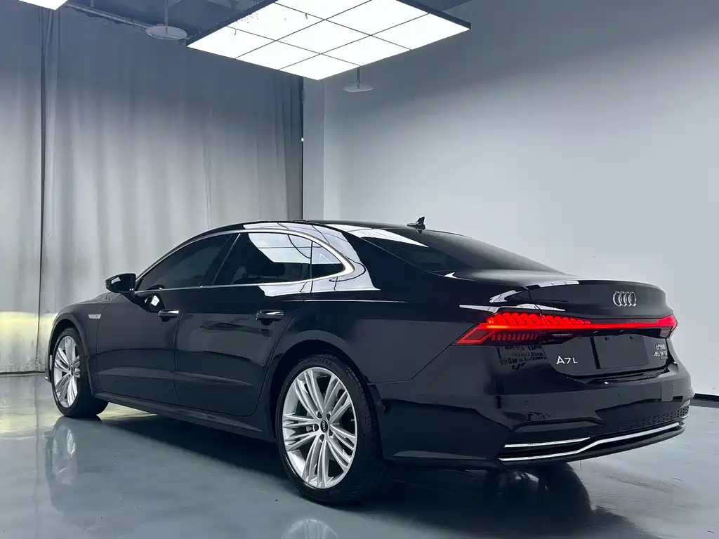 Audi A7L 2024 — фото 10