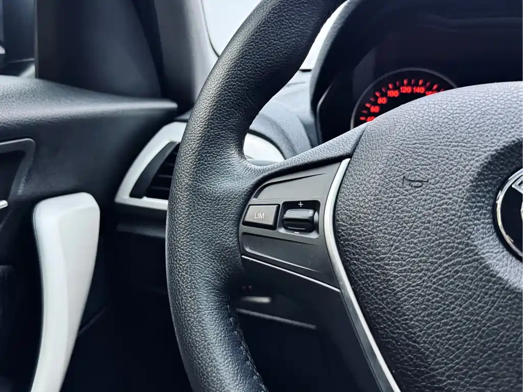 BMW 1 Series 2016 — фото 19