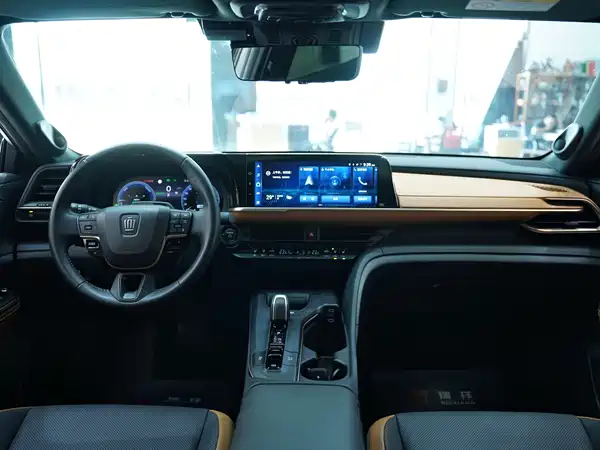 Toyota Crownsportcross 2024