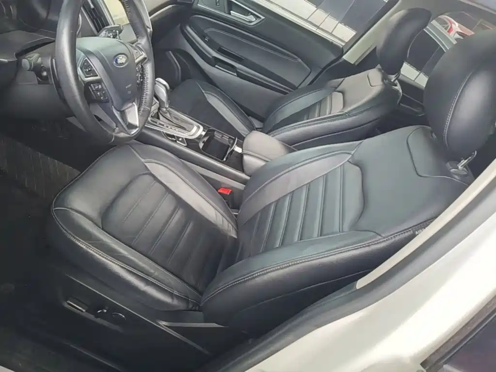 Ford Edge 2018 — фото 15