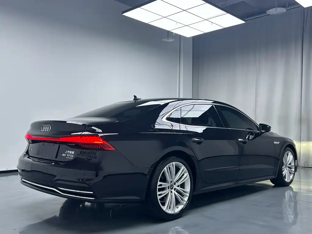Audi A7L 2024 — фото 11