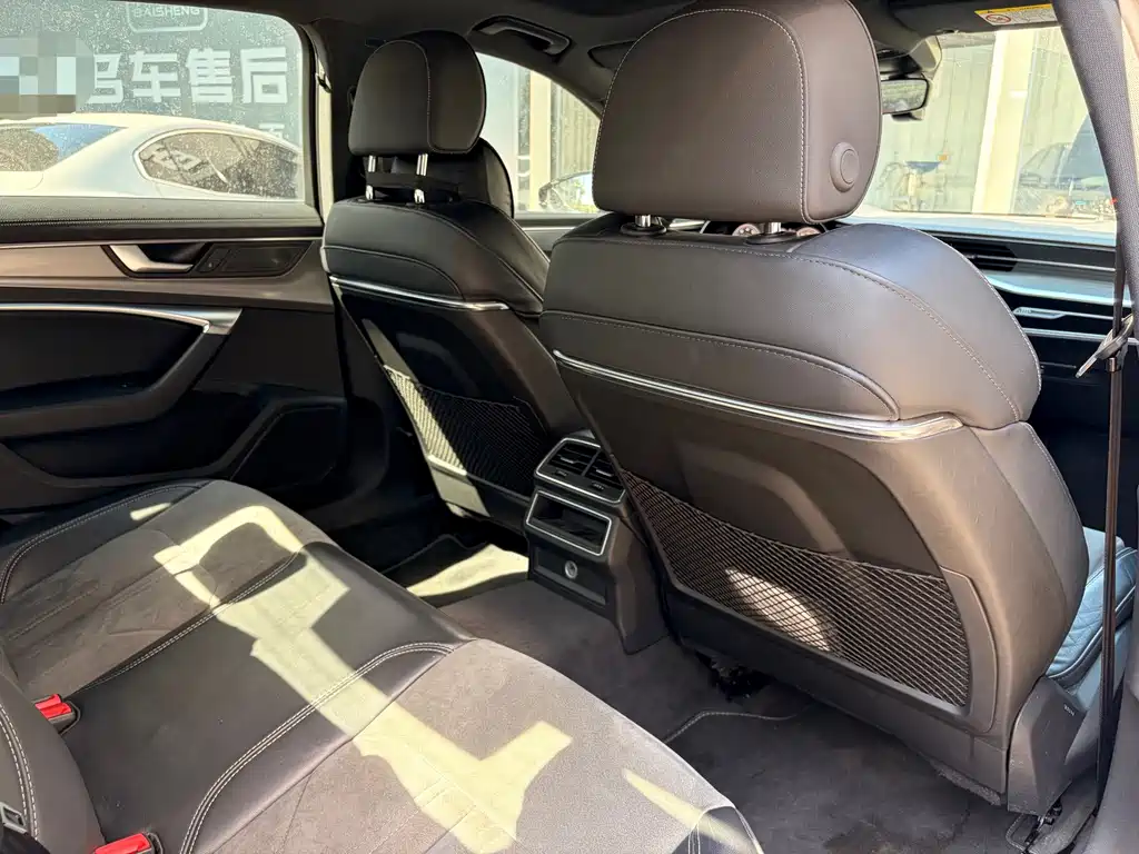 Audi A6L 2022