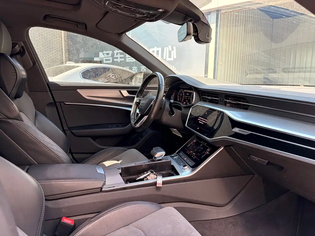 Audi A6L 2022