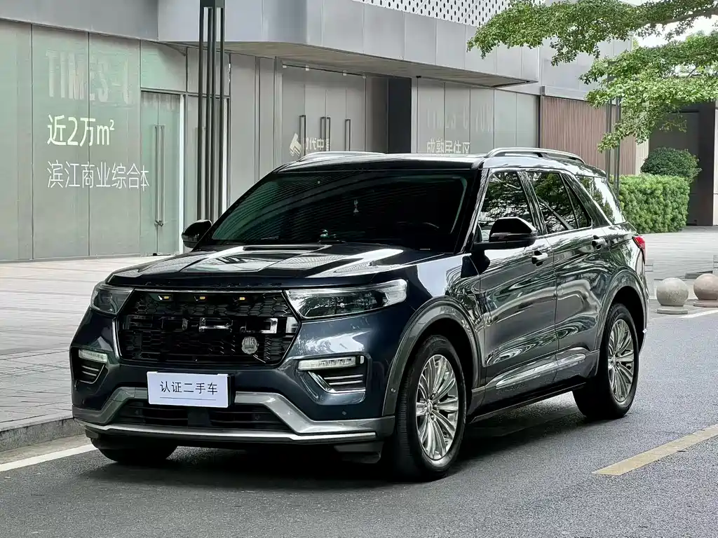 Ford Explorer 2022 — фото 1