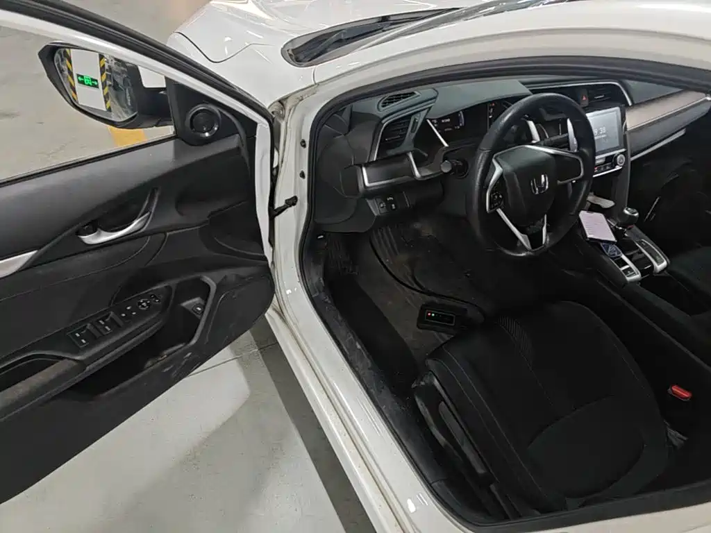 Honda Civic 2019 — фото 16