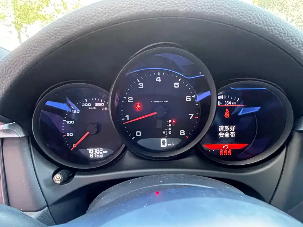 Porsche Macan 2019 — фото 10