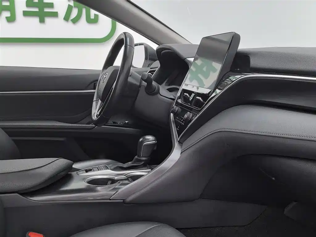 Toyota Camry 2023 — фото 22