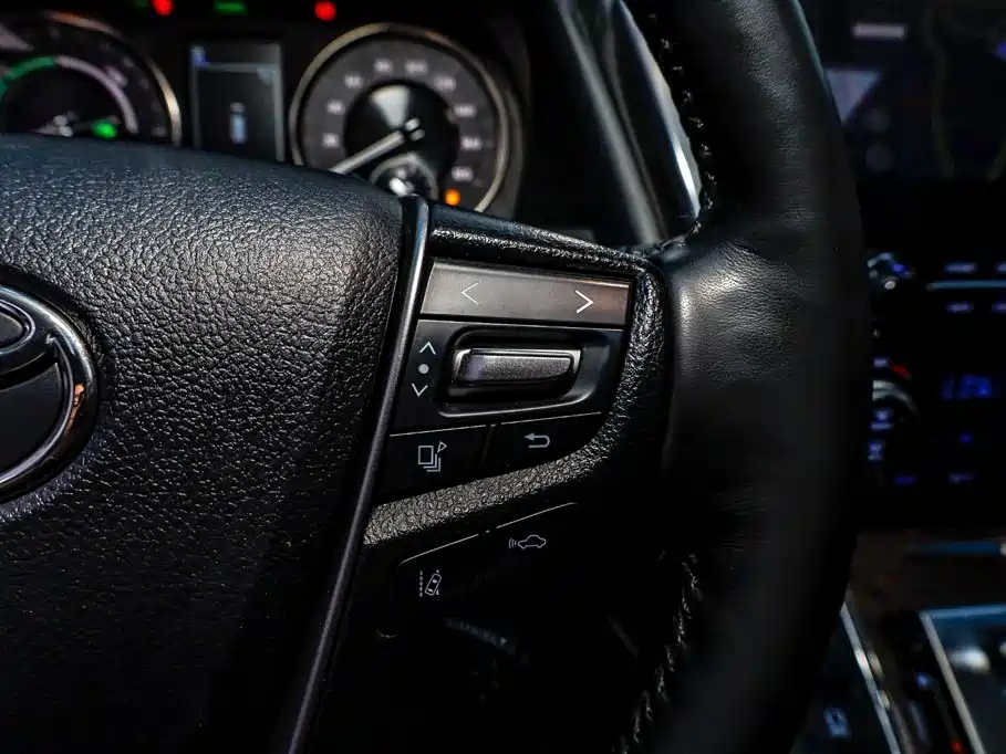 Toyota Vellfire 2021 — фото 16