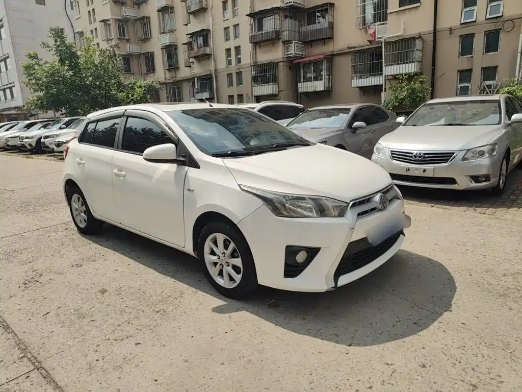 Toyota Yaris L 2015