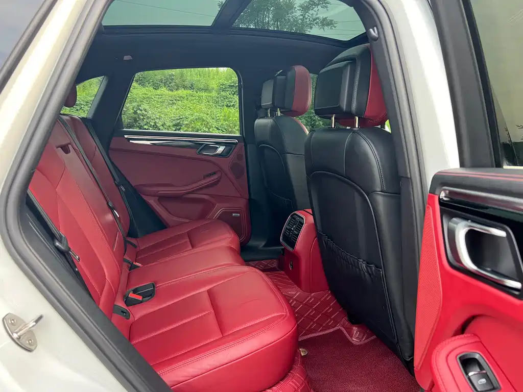 Porsche Macan 2023