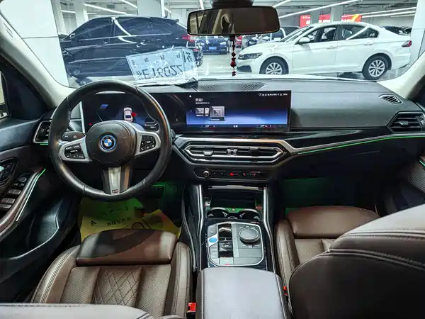 BMW i3 2023
