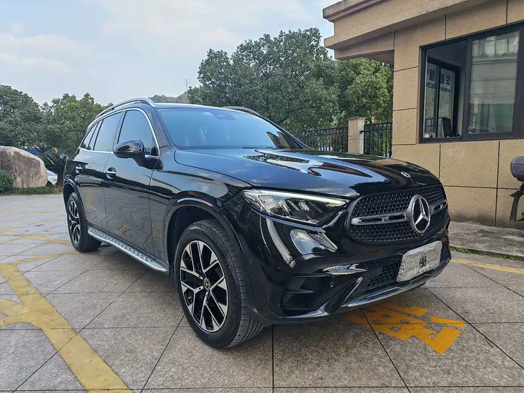 Mercedes-Benz GLC 2023