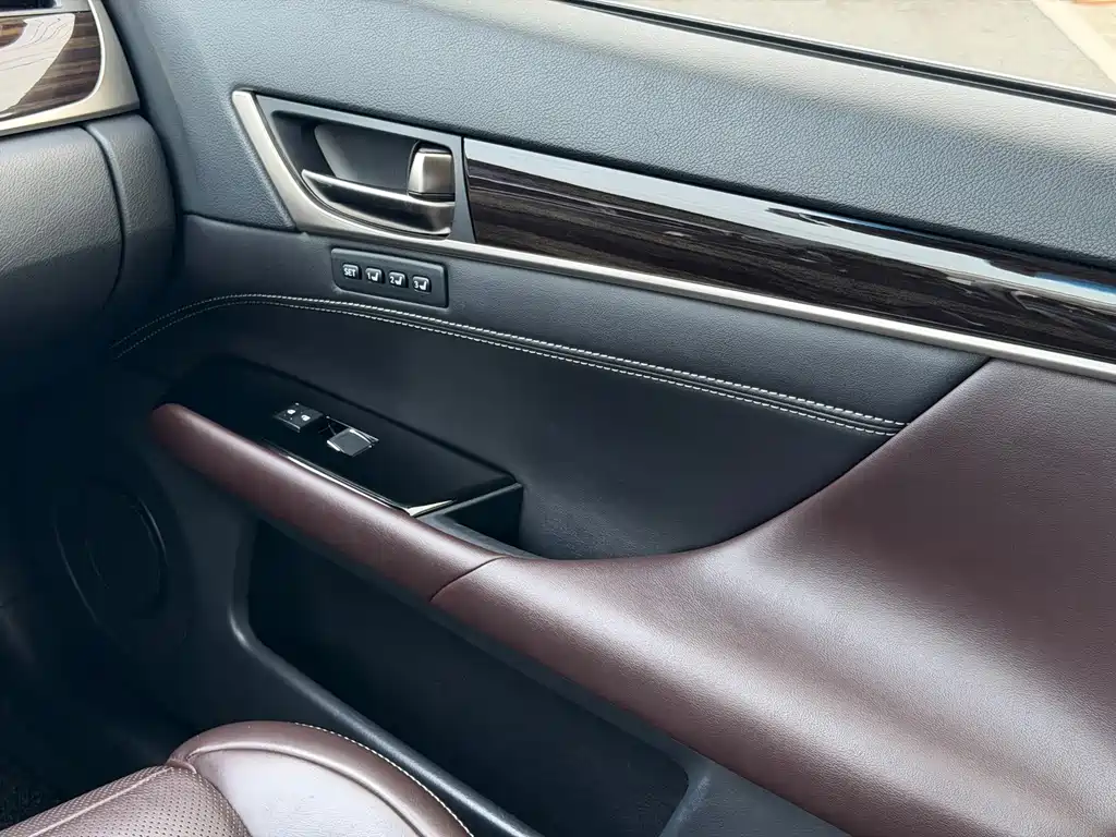 Lexus GS 2018 — фото 16