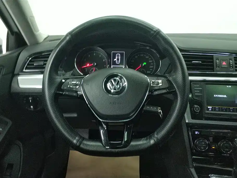 Volkswagen Lamando 2017 — фото 15