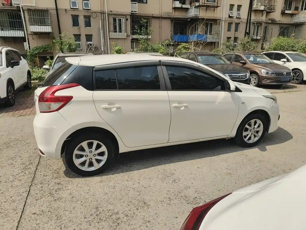Toyota Yaris L 2015