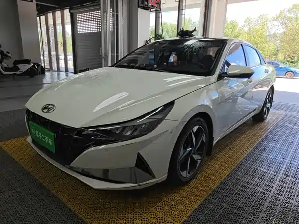 Hyundai Elantra 2023