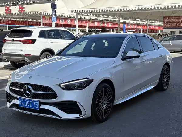 Mercedes-Benz C-Class 2024