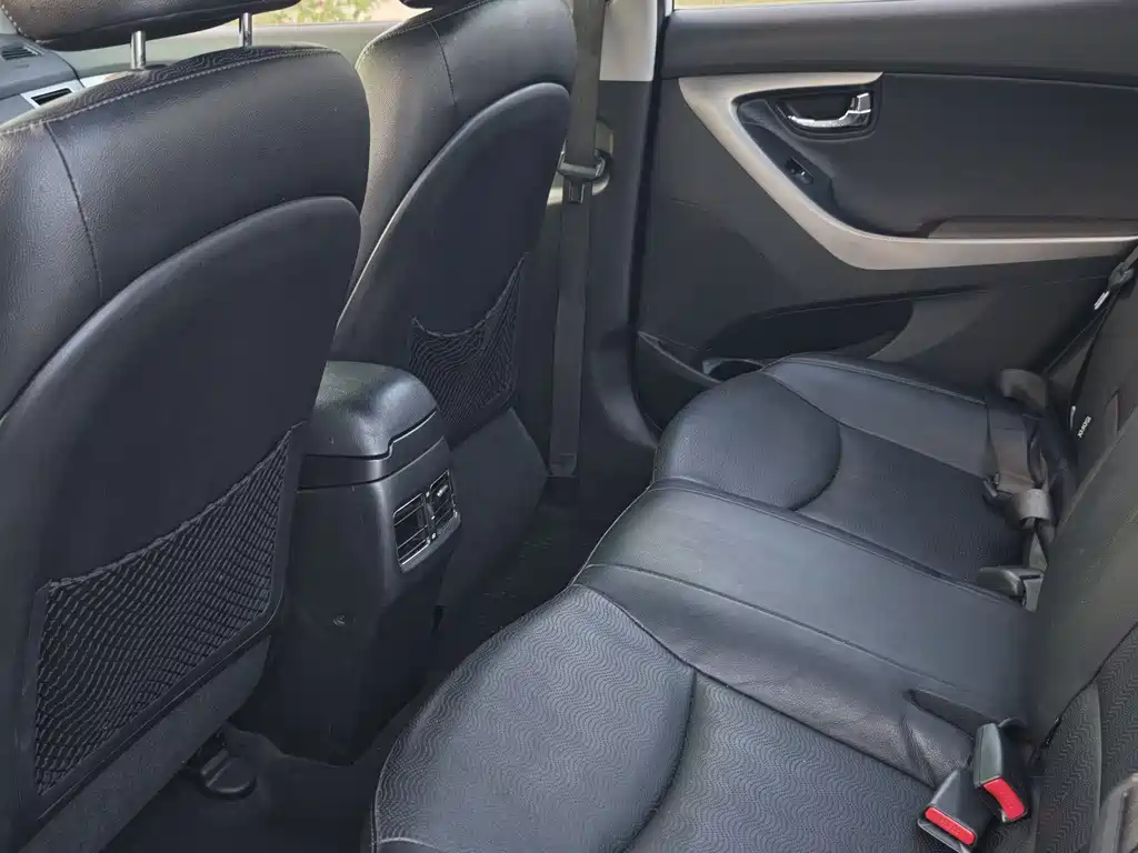 Hyundai Elantra 2013