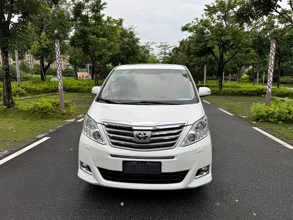Toyota Alphard 2013
