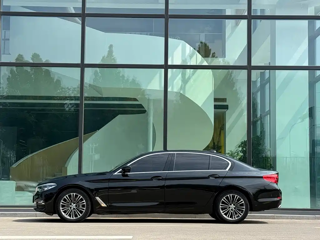 BMW 5 Series 2019