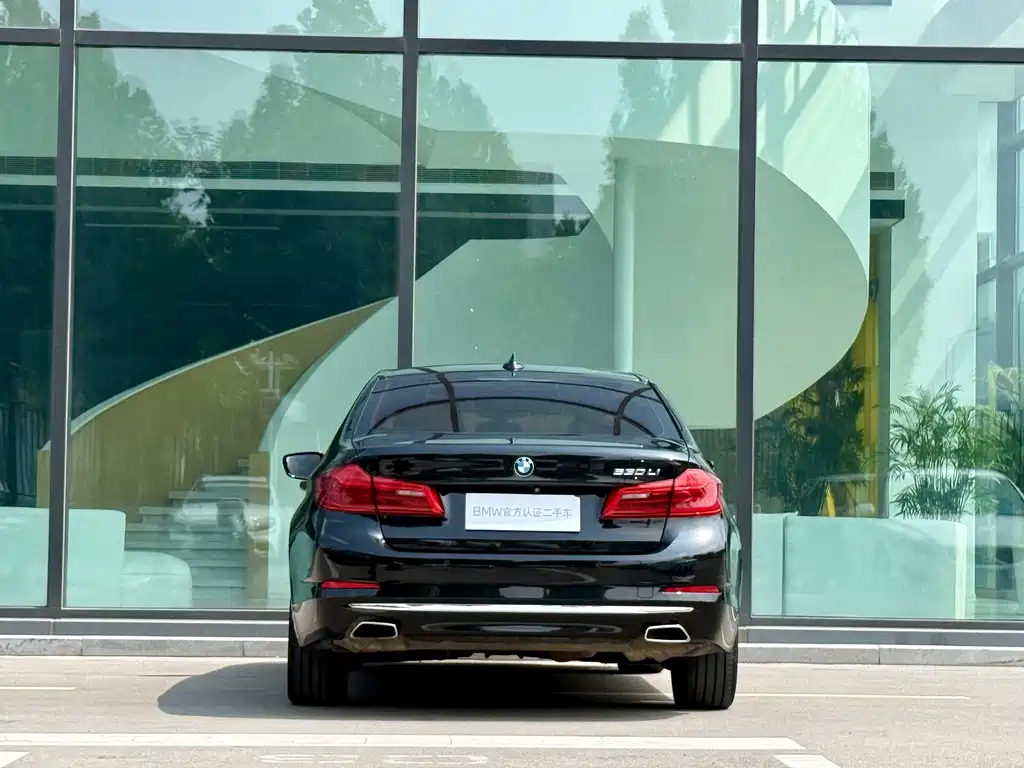 BMW 5 Series 2019 — фото 25