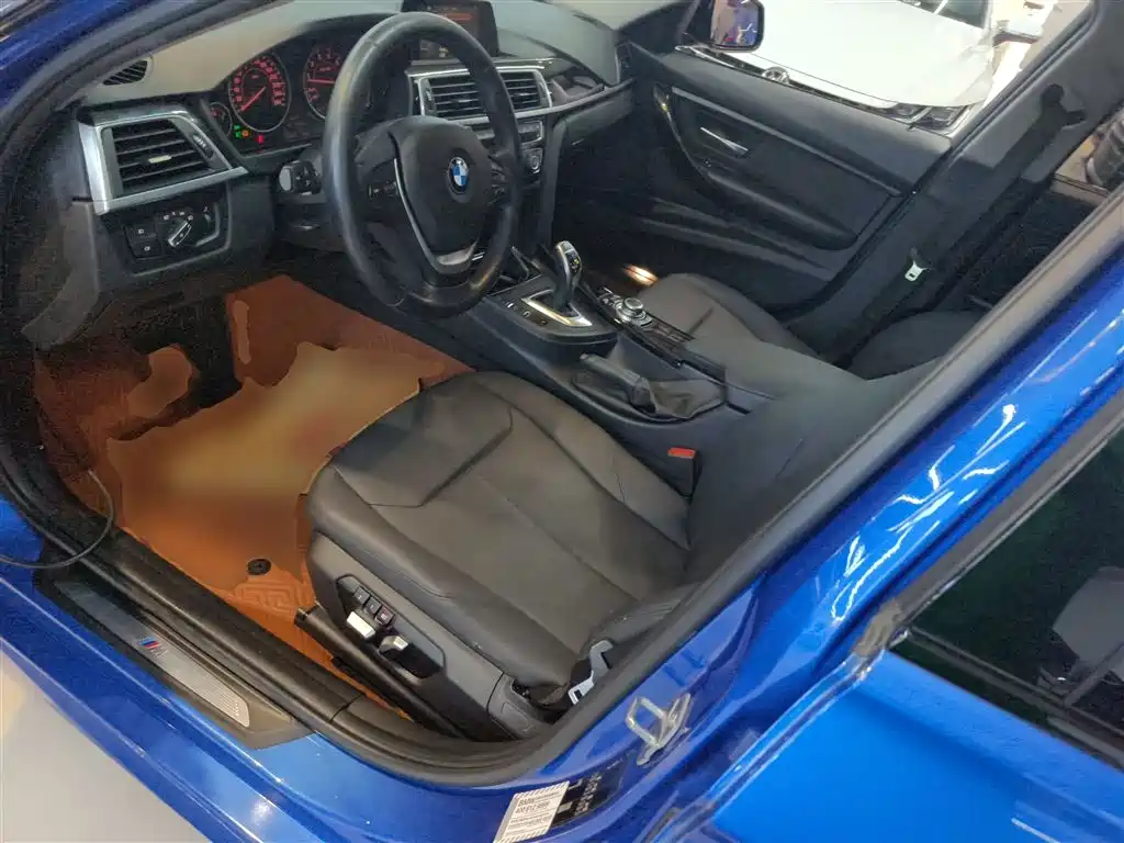 BMW 3 Series 2017 — фото 11
