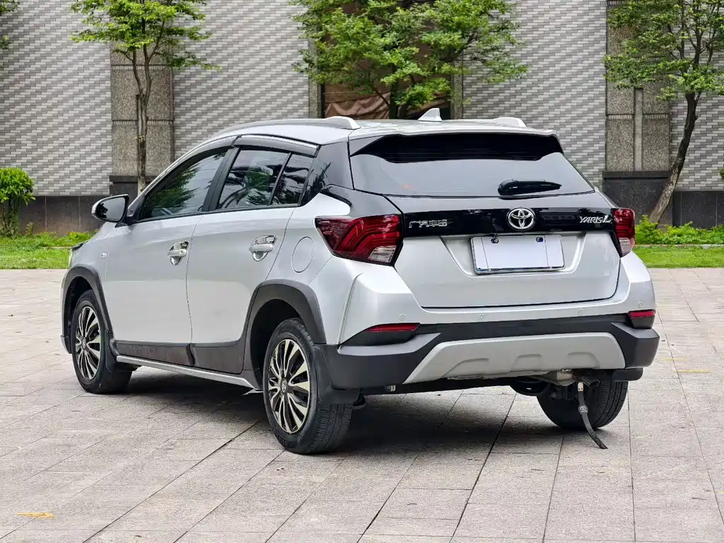 Toyota Yaris L 2020 — фото 9