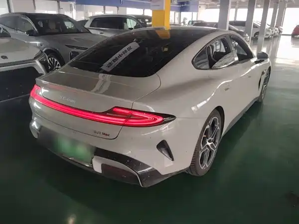 Xiaomi SU7 2025