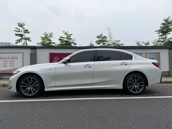 BMW 3 Series 2023