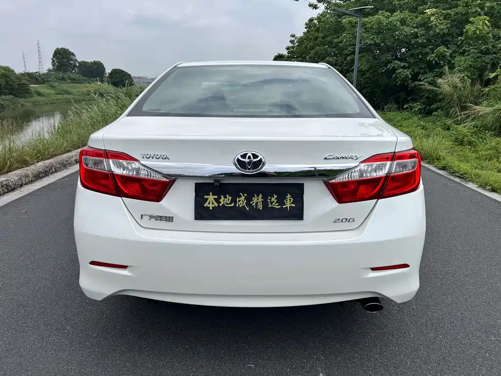 Toyota Camry 2013 — фото 15