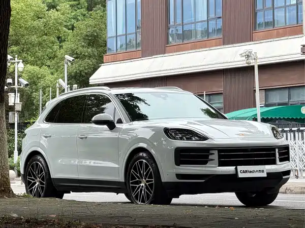 Porsche Cayenne 2025