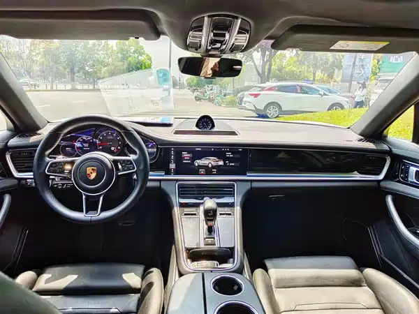 Porsche Panamera 2019